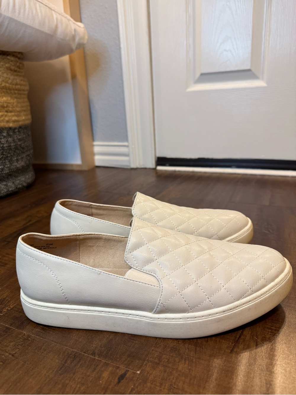 Crown & Ivy Quilted Slip-On Women's Sneaker - Cream 9.5M